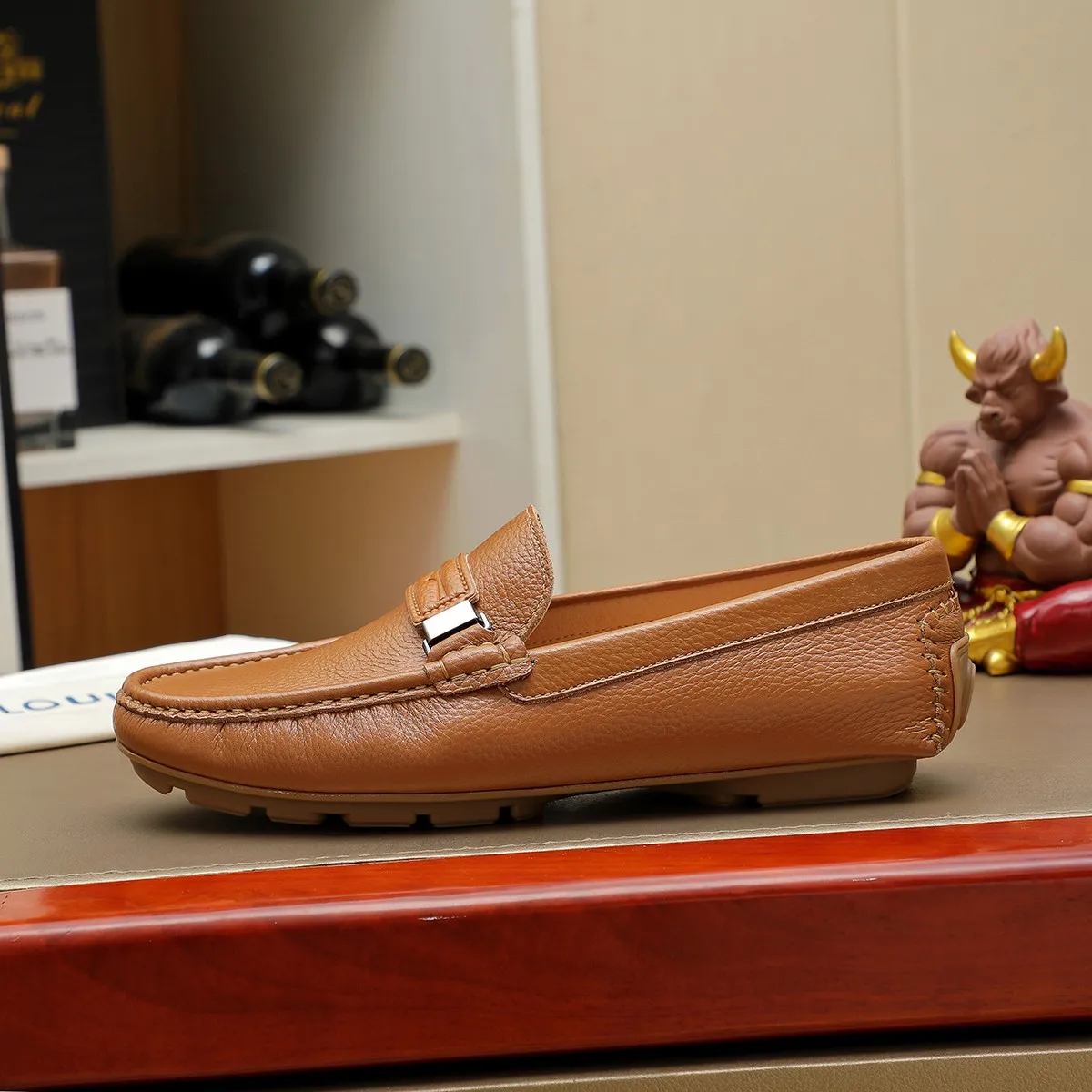 Men's shoes 💰360 💰 LV Louis Vuitton's top-quality Peaches men's shoes 💯Original copy of the official website, the upper is made of imported official website 1:1 material ❌Italian 🇮🇹 cowhide surface, imported pigskin lining. It’s definitely not made with ordinary craftsmanship, it’s the model used by celebrities! The factory’s craftsmanship is designed to create the most perfect shoes for trendy men! Colors available! 38-44 yards